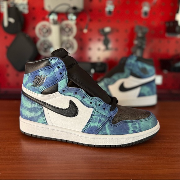 Jordan 1 Tie Dye (W) - Picture 2 of 4